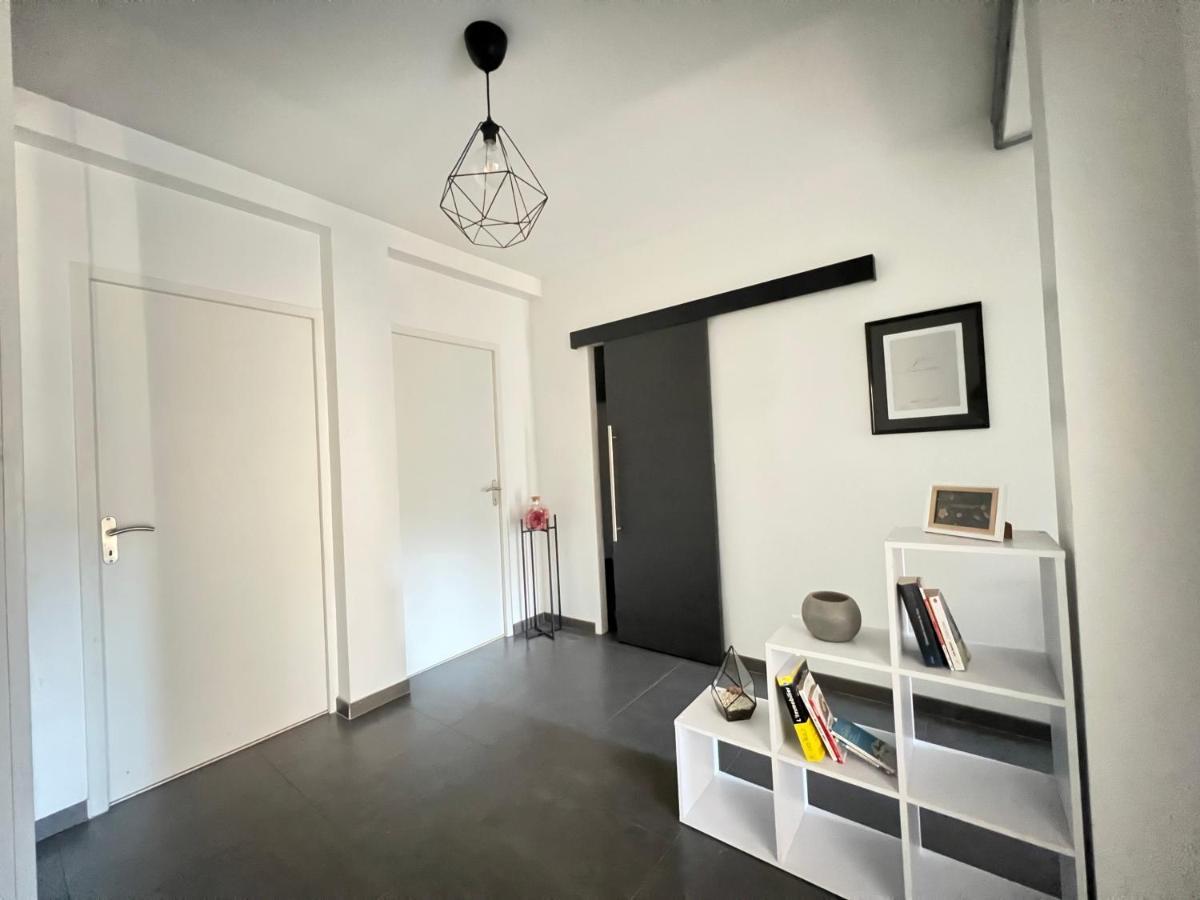 Superbe Appartement Centre Ville Nimes Exterior photo